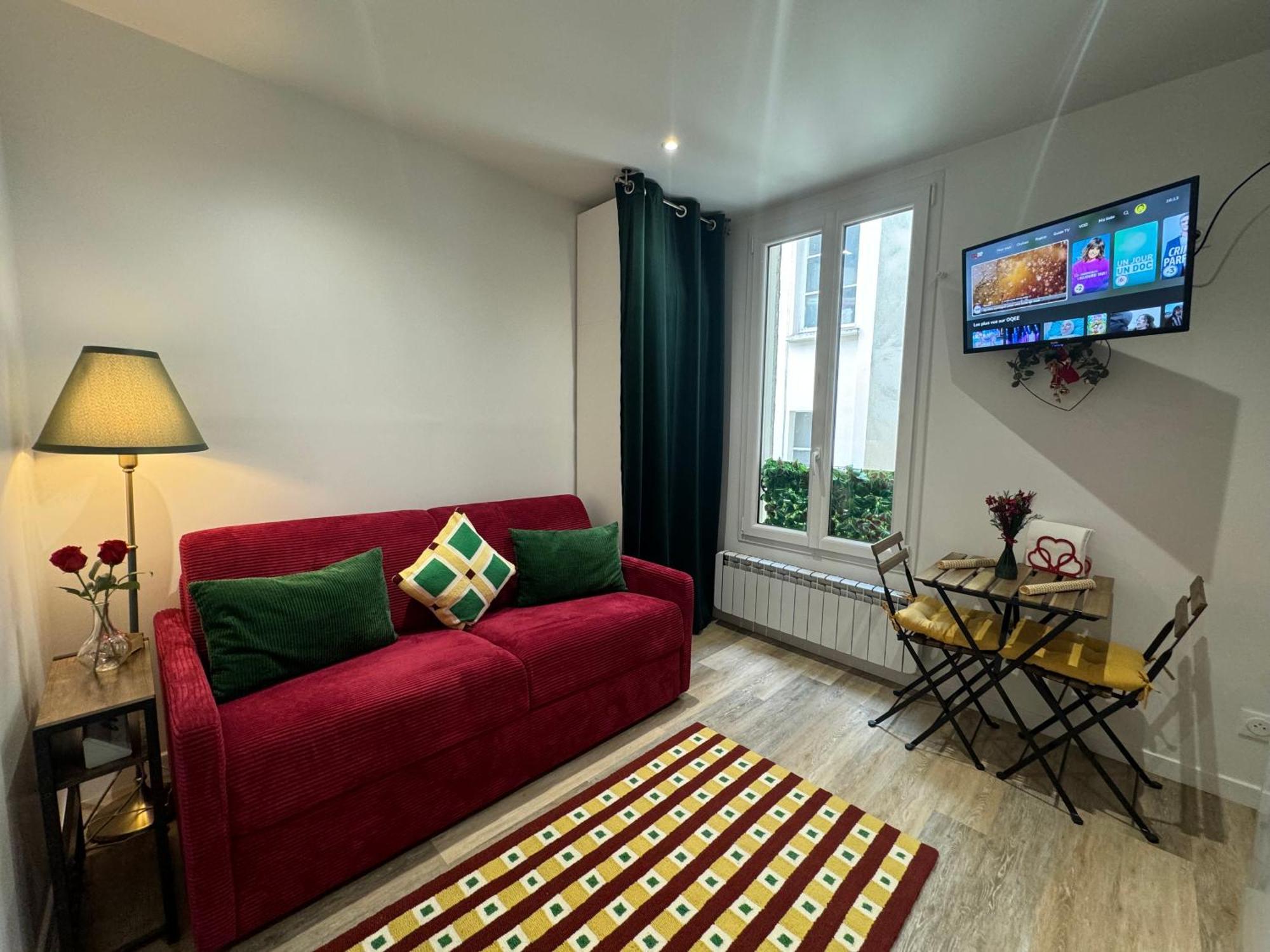 Apartment Amelie Poulain In Heart Of Montmartre Paris